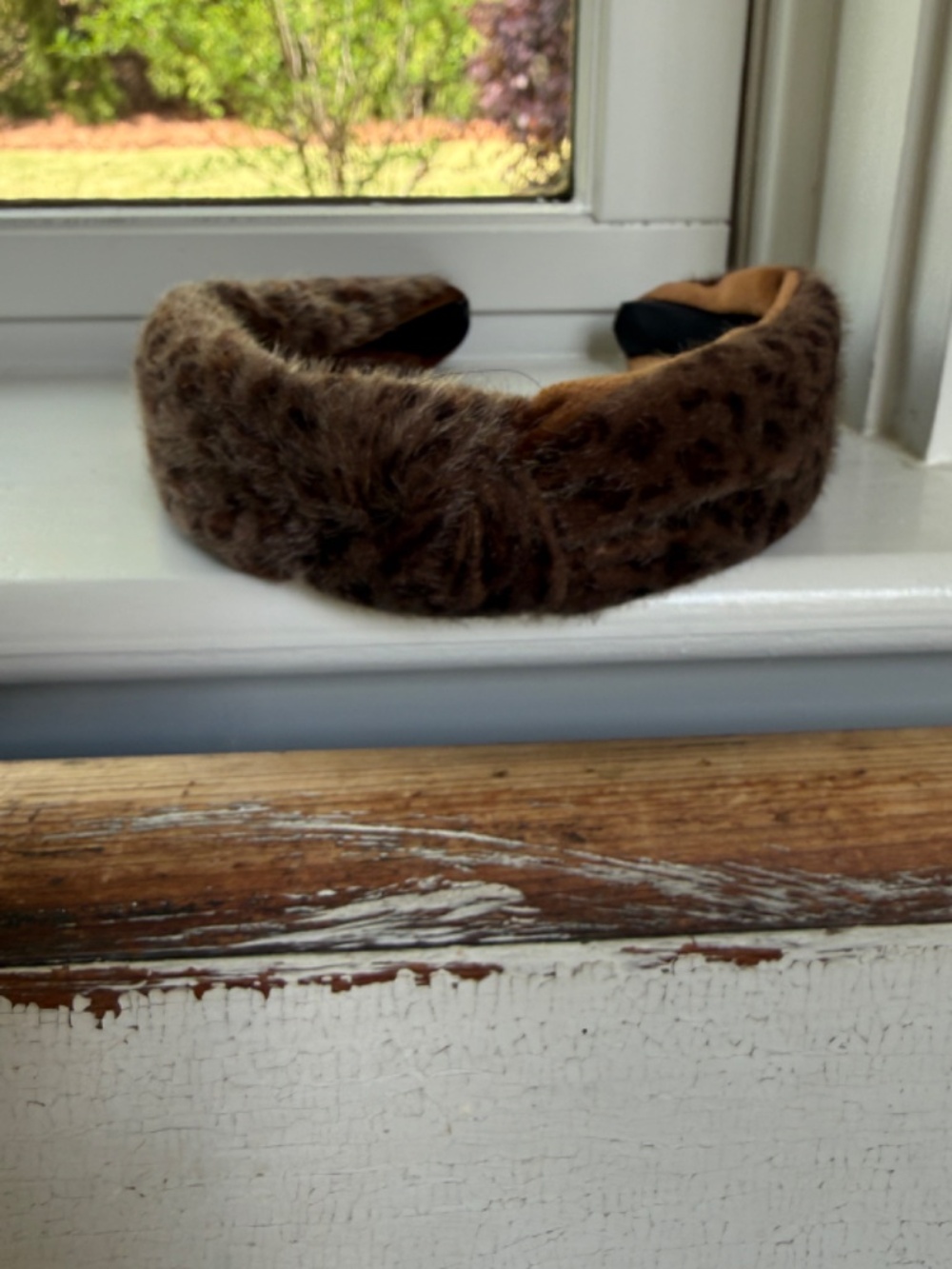 Anthropologie Faux Fur Leopard Print Headband - Picture 10 of 12